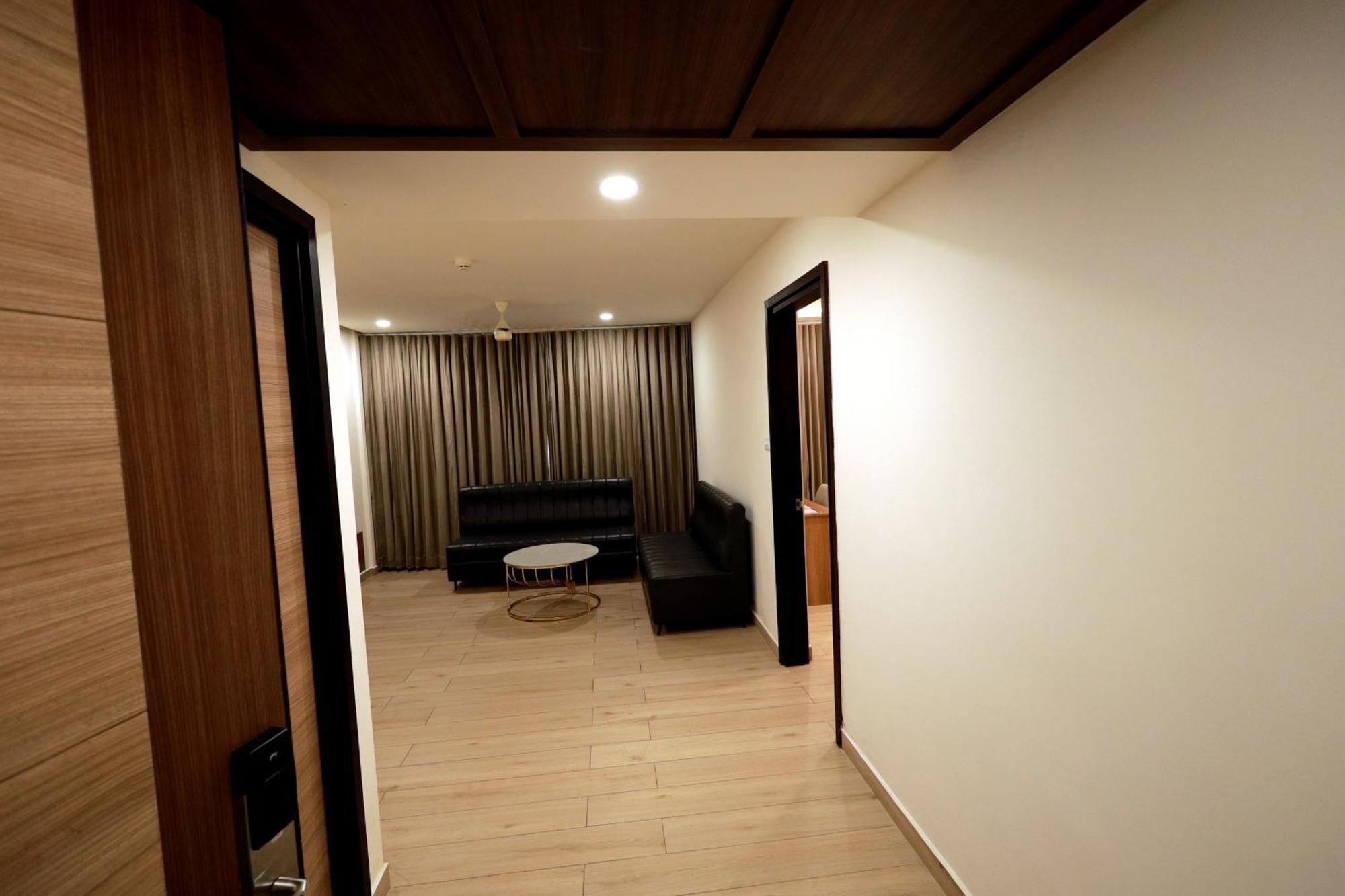 Viraj Retreat Hotel Mundrothuruth Exterior photo